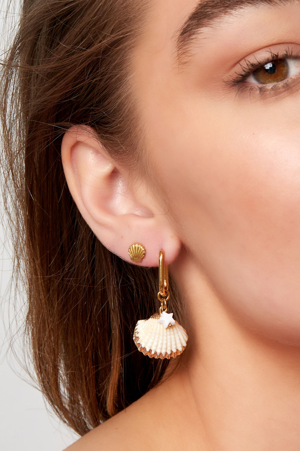 boucles d'oreilles à clous en coquillage