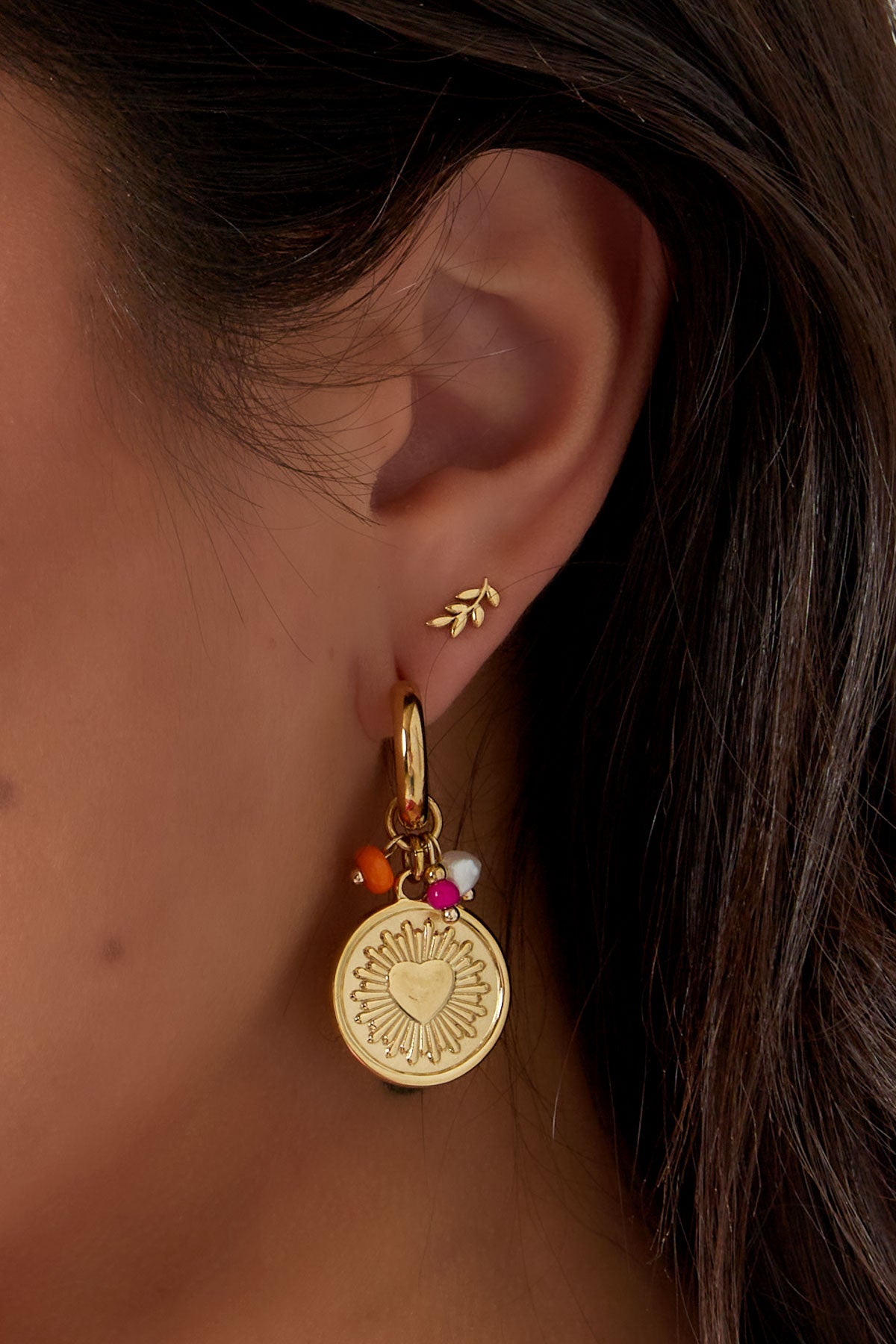 clous d'oreilles feuilles
