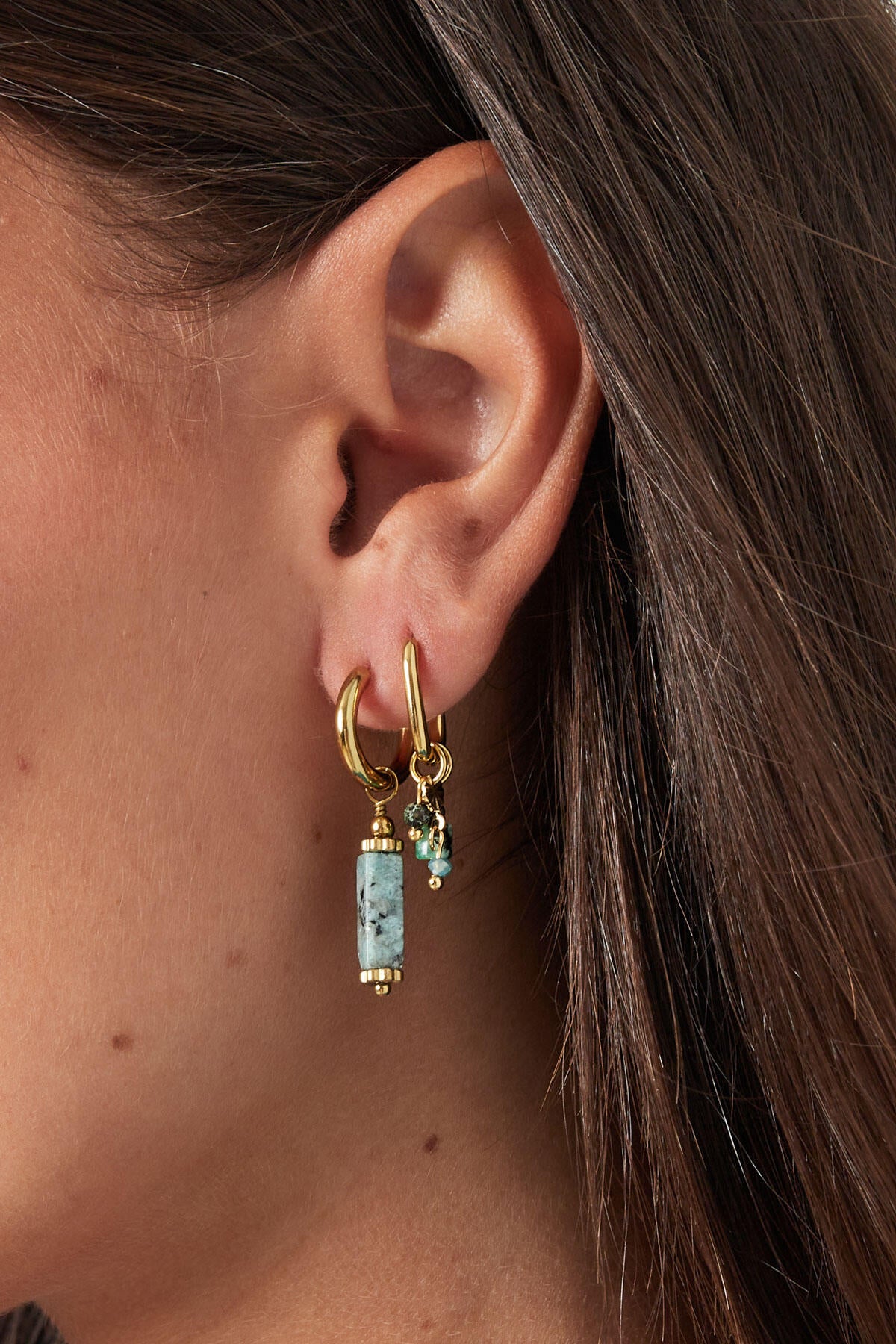 boucle d'oreille avec perles noires
