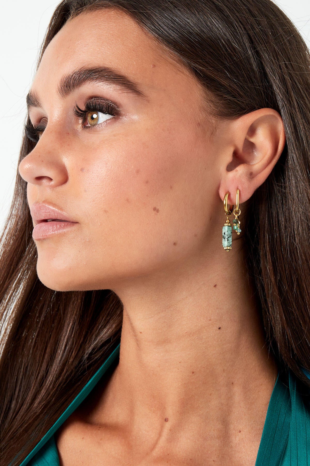 boucle d'oreille avec perles noires