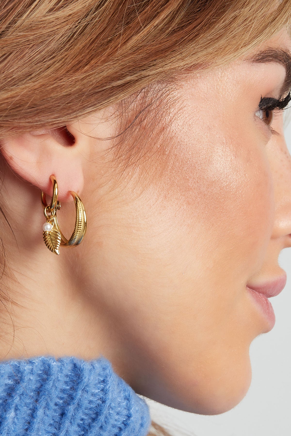 Boucles d'oreilles feuilles avec perles - doré