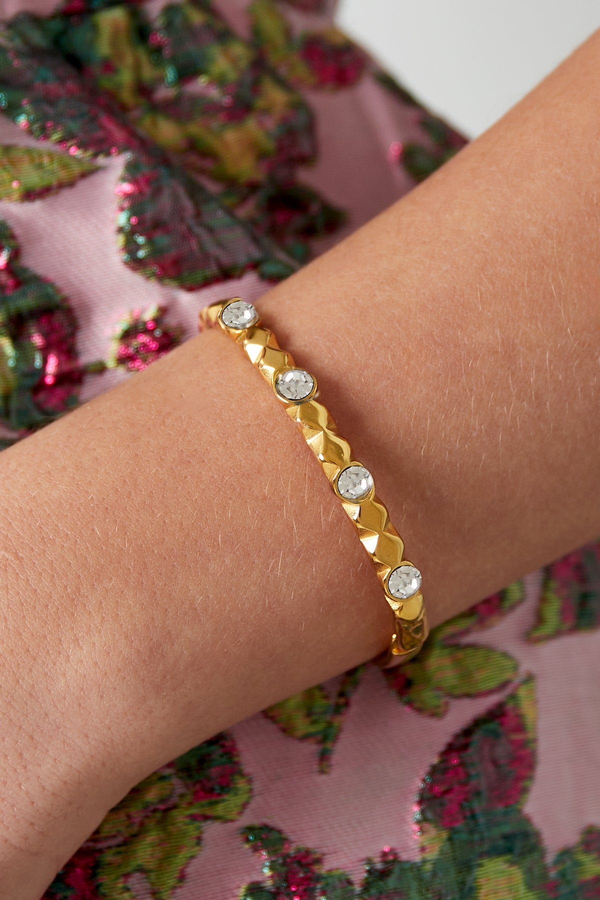 bracelet relief diamant