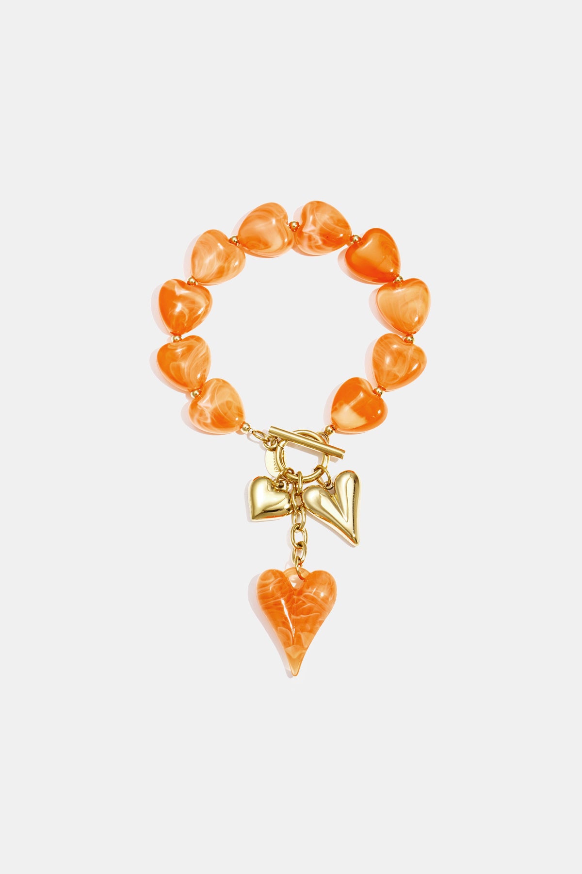 Bracelet de perles avec breloques en forme de cœur pendantes