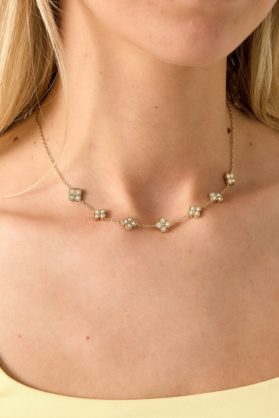 Collier orné de trèfles sertis de zirconias