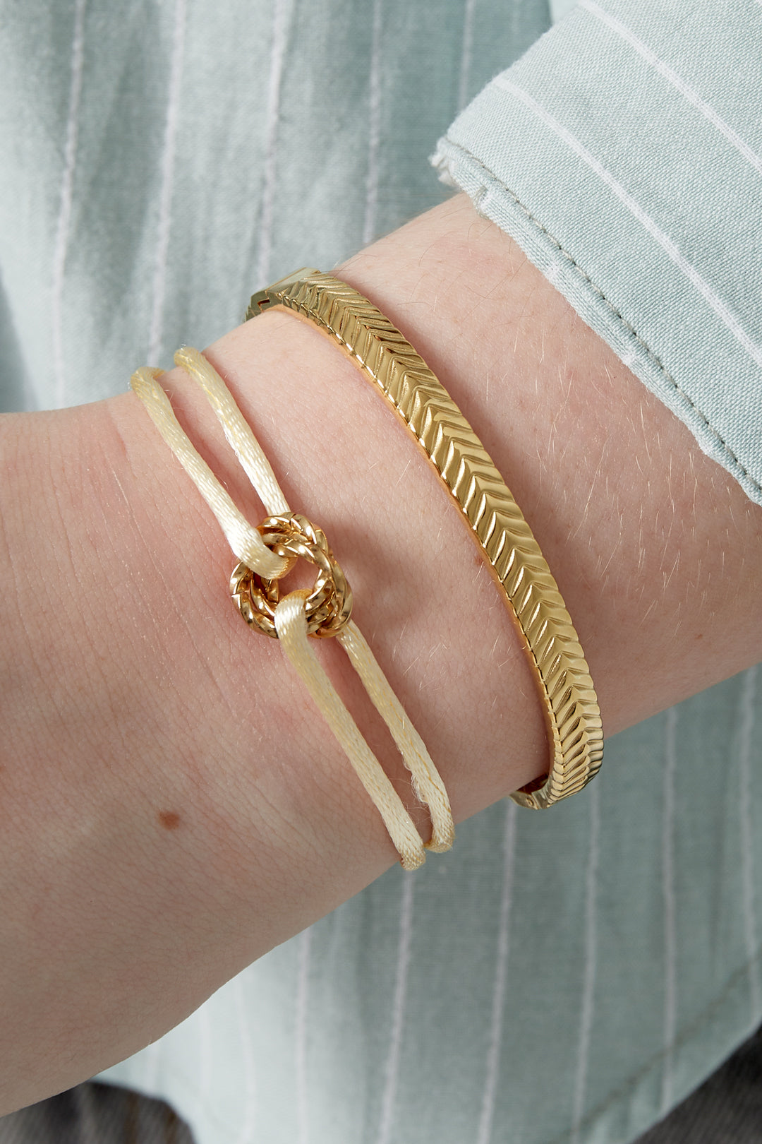 Bracelet nœud ensoleillé