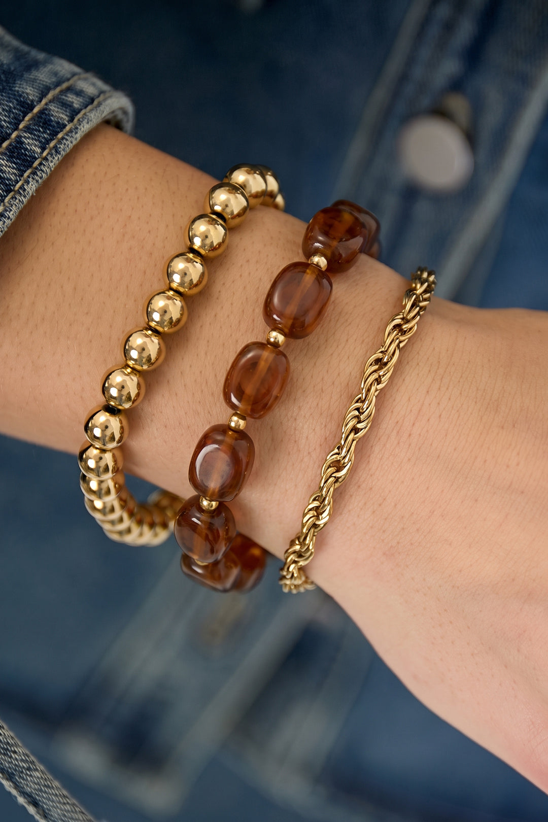 Bracelet composé de perles asymétriques