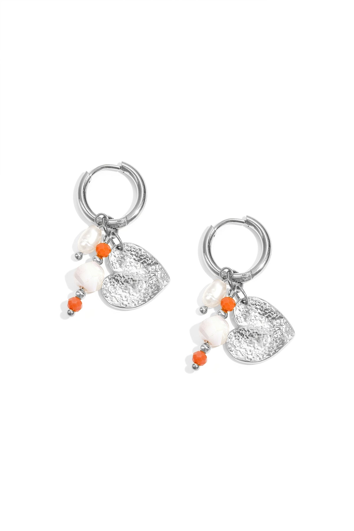 Boucles d'oreilles avec perles et breloque en forme de cœur
