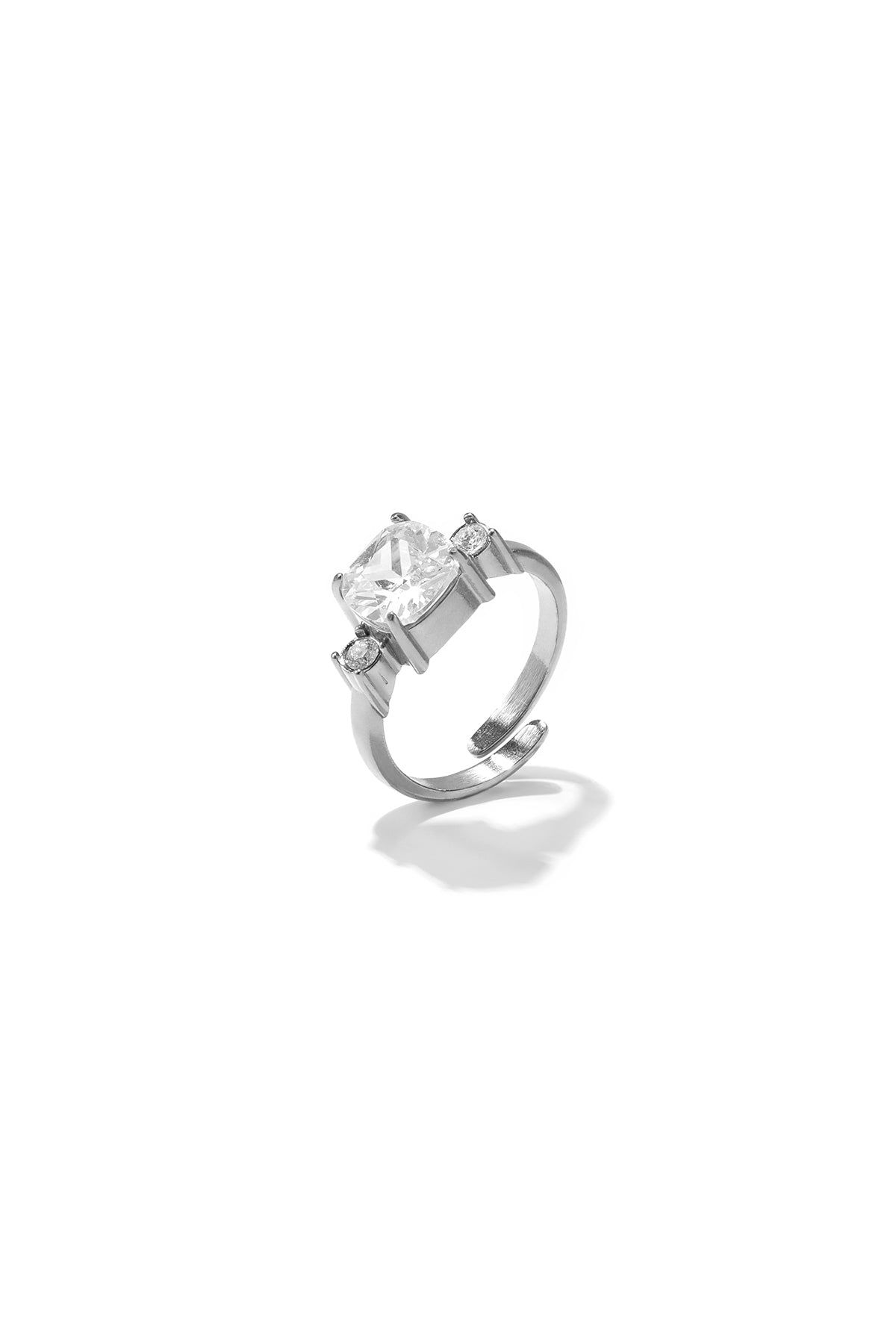 Bague ajustable ornée de pierres en oxyde de zirconium