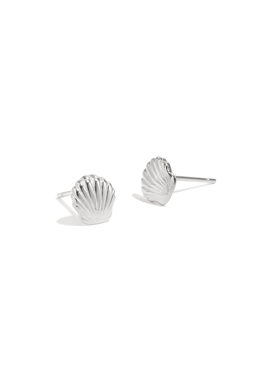 boucles d'oreilles à clous en coquillage