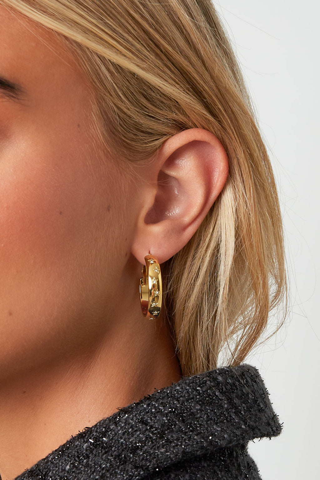 Boucles d'oreilles créoles tendance en forme d'étoile