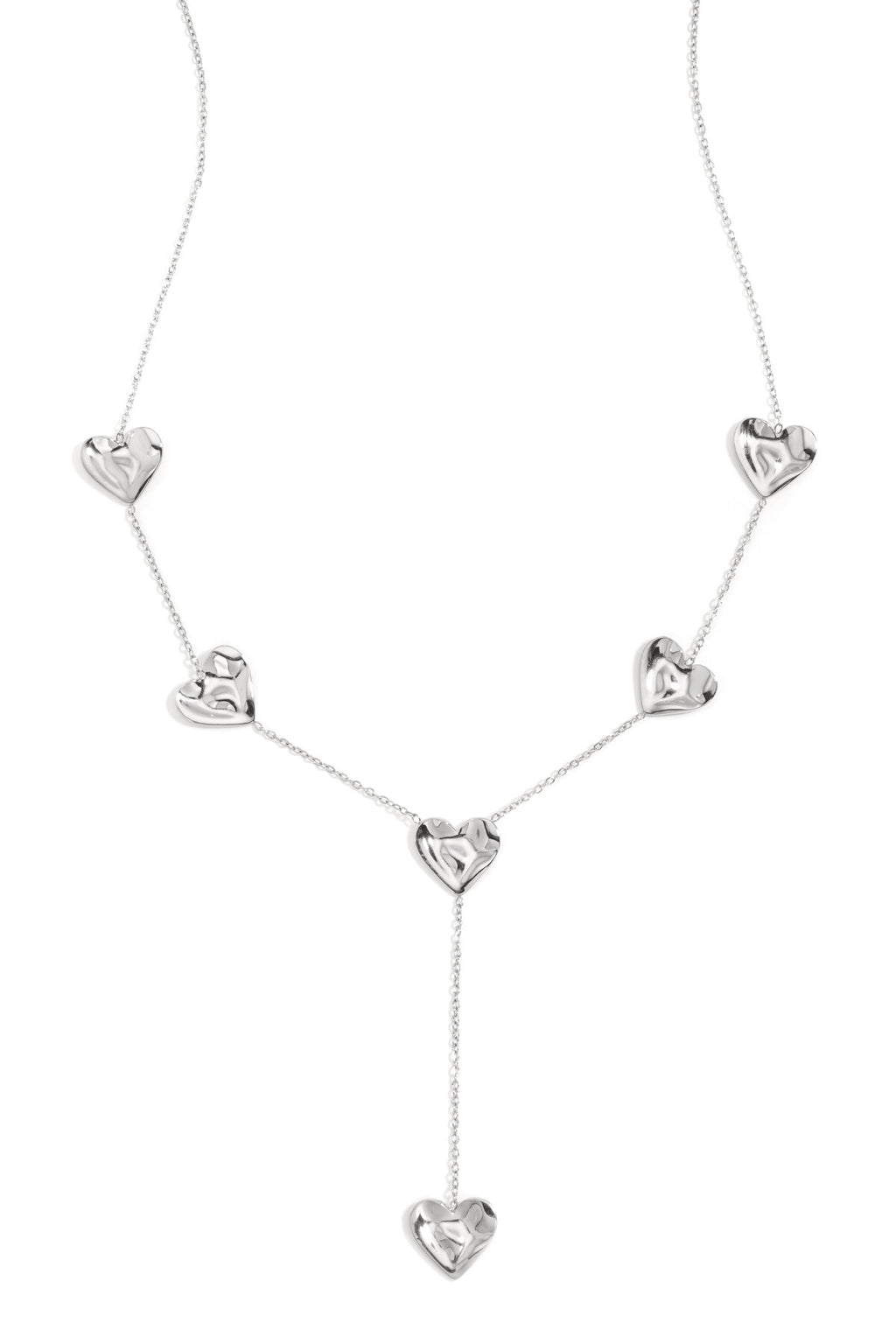 Collier en forme de Y orné de cœurs ondulés