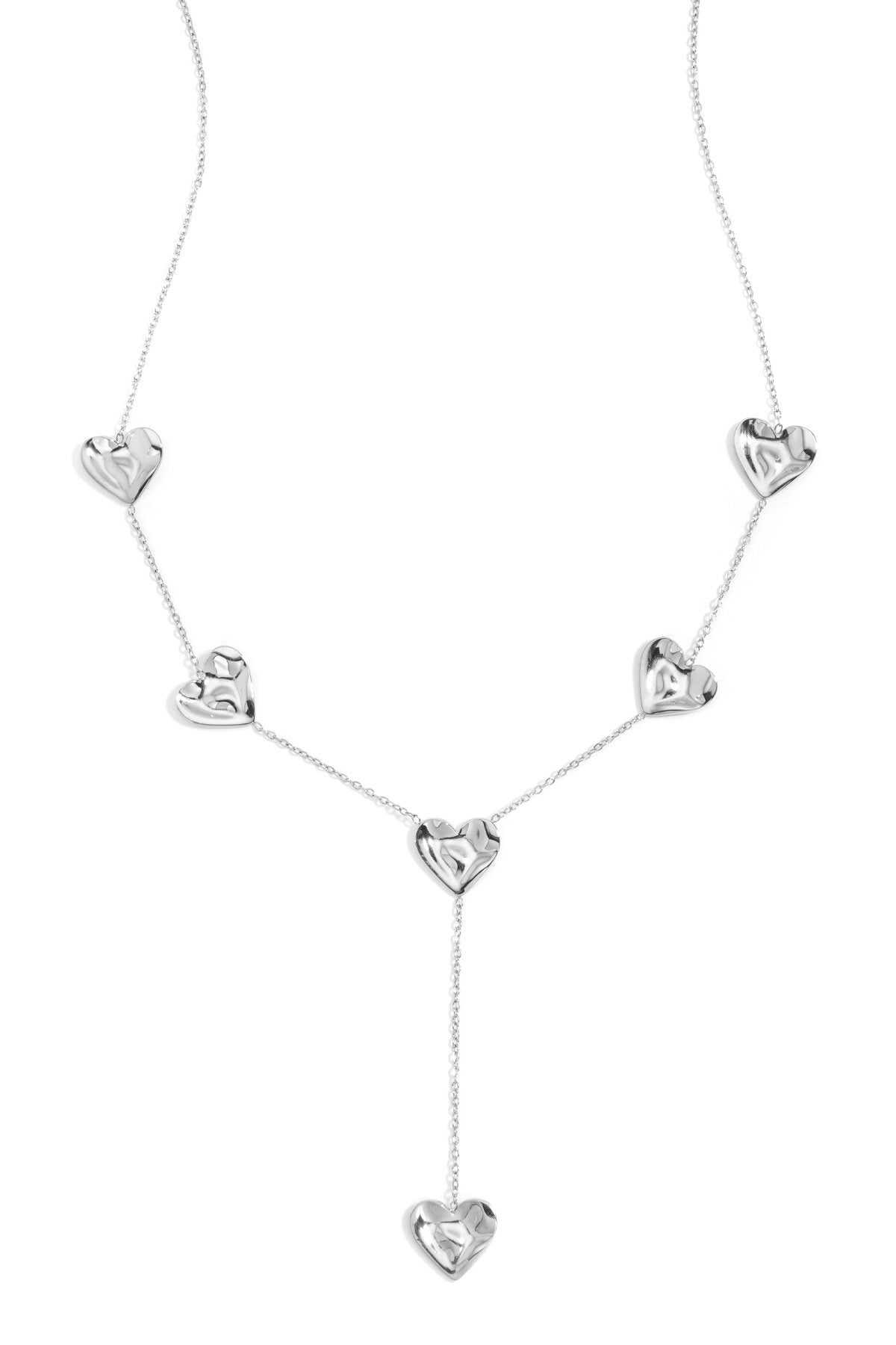 Collier en forme de Y orné de cœurs ondulés