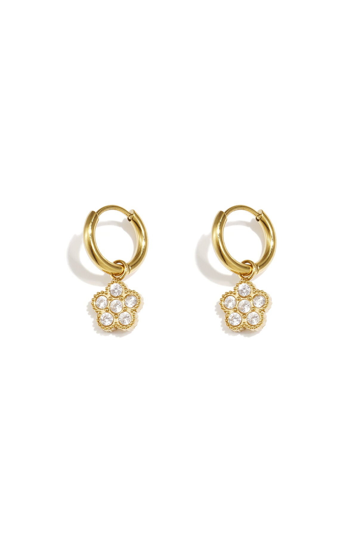 Petites boucles d'oreilles créoles ornées de fleurs pendantes en pierres de zircone