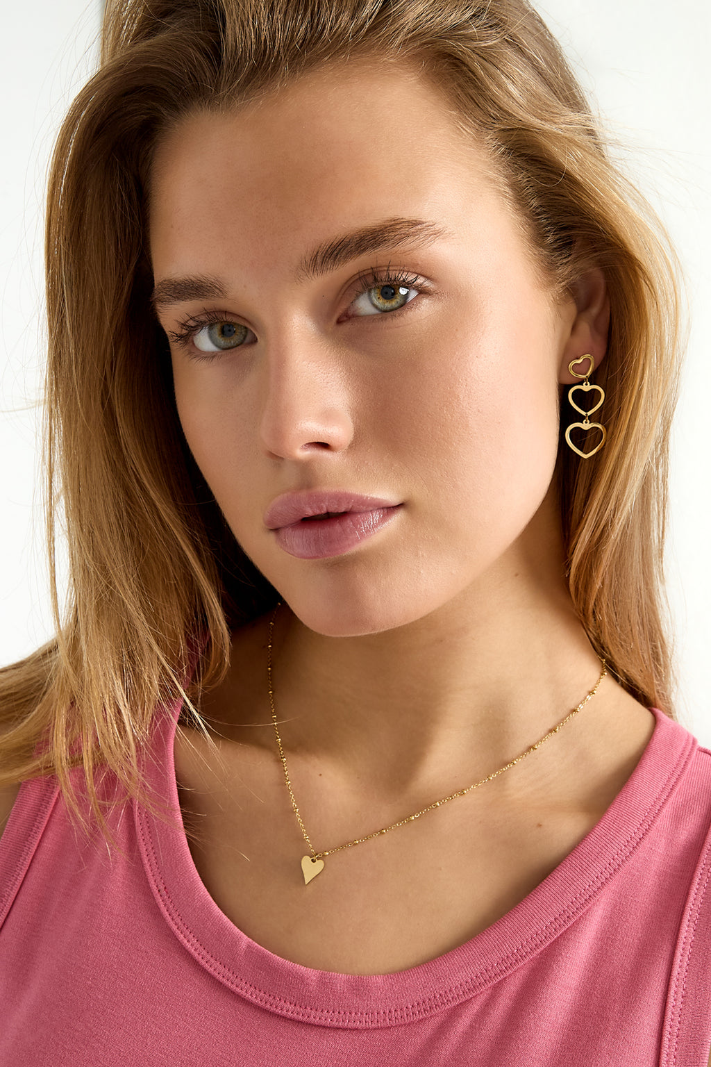 Collier avec boules et breloque coeur - doré