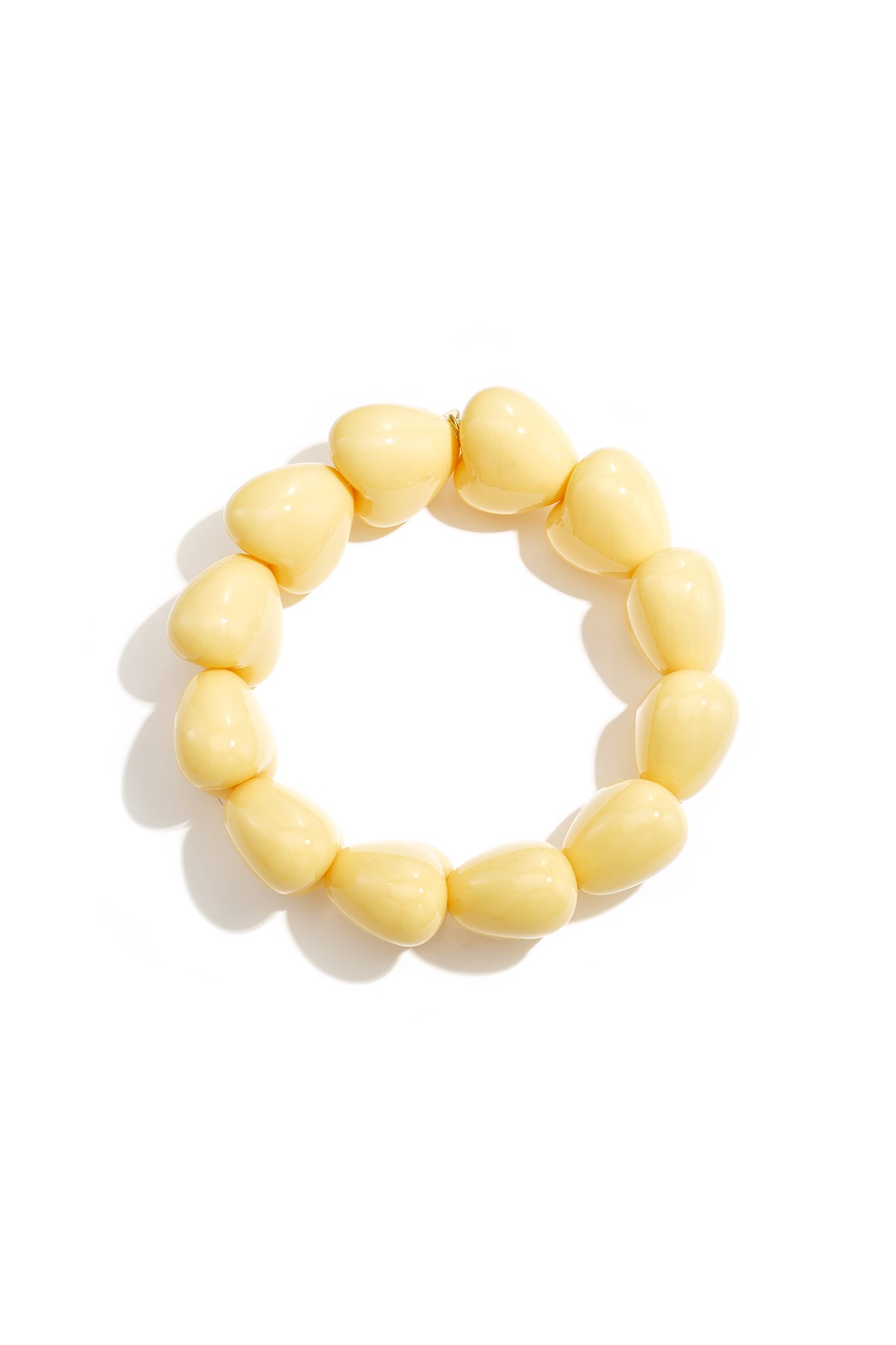 Bracelet avec de grosses perles en forme de cœur