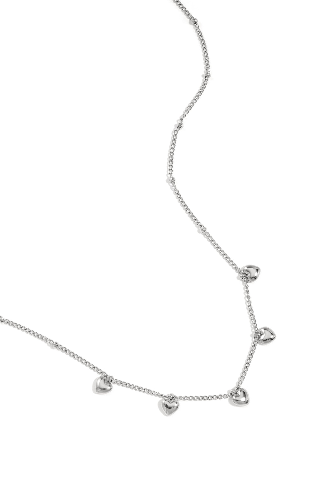 Collier minimaliste à petits cœurs
