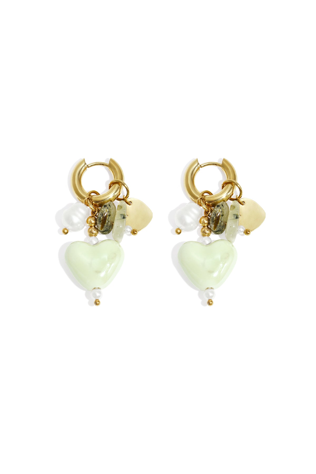 Boucles d'oreilles avec perles et breloques en forme de cœur