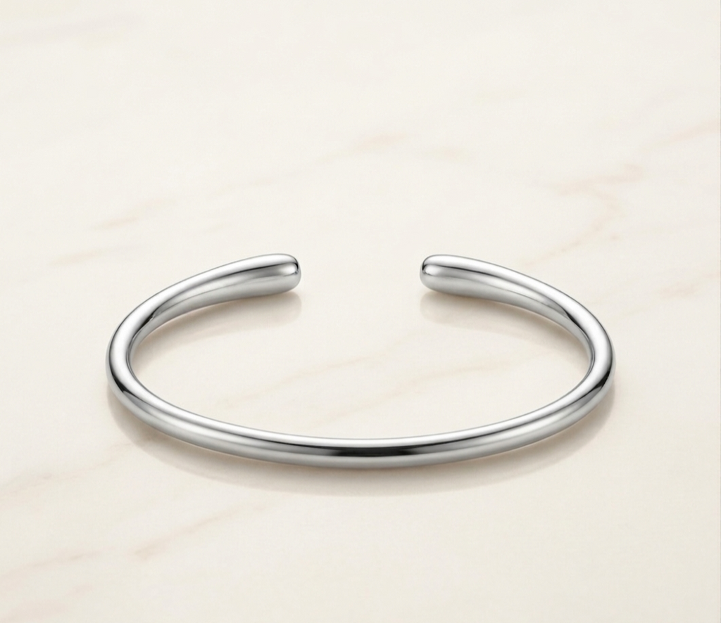 Bracelet jonc ouvert Sora style manchette en acier inoxydable de couleur argenté