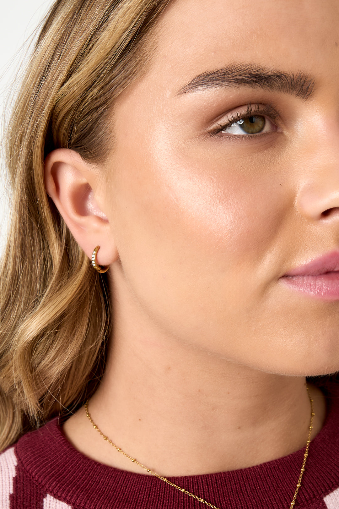 Petites boucles d'oreilles avec pierres - doré