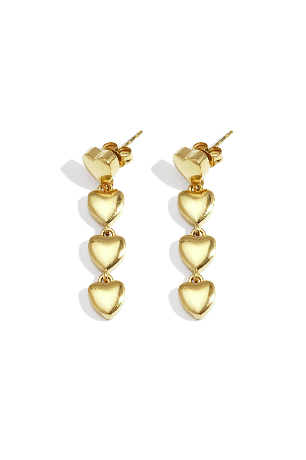 rangée de boucles d'oreilles en forme de cœur