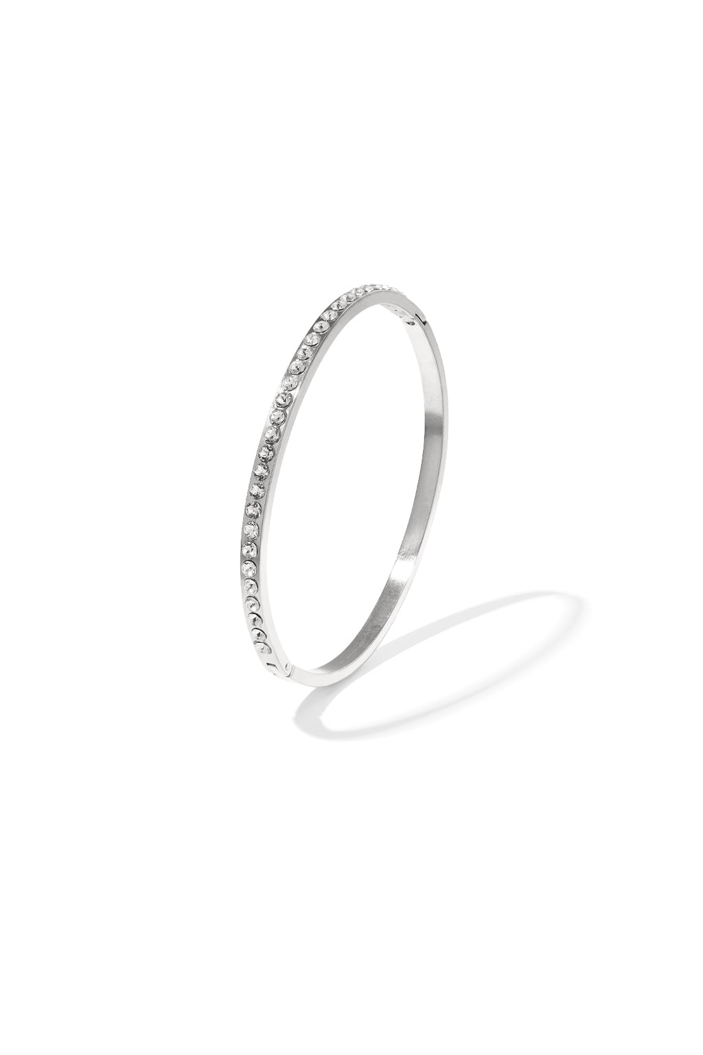 Bracelet orné d'une rangée de pierres